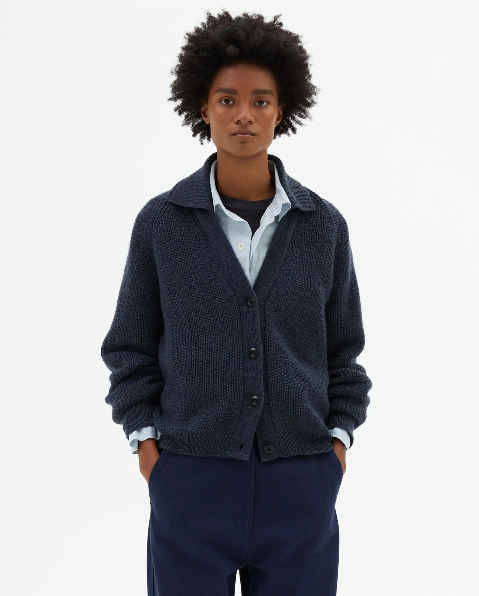 COLLARED WOOL CARDIGAN / UNIFORM BLUE