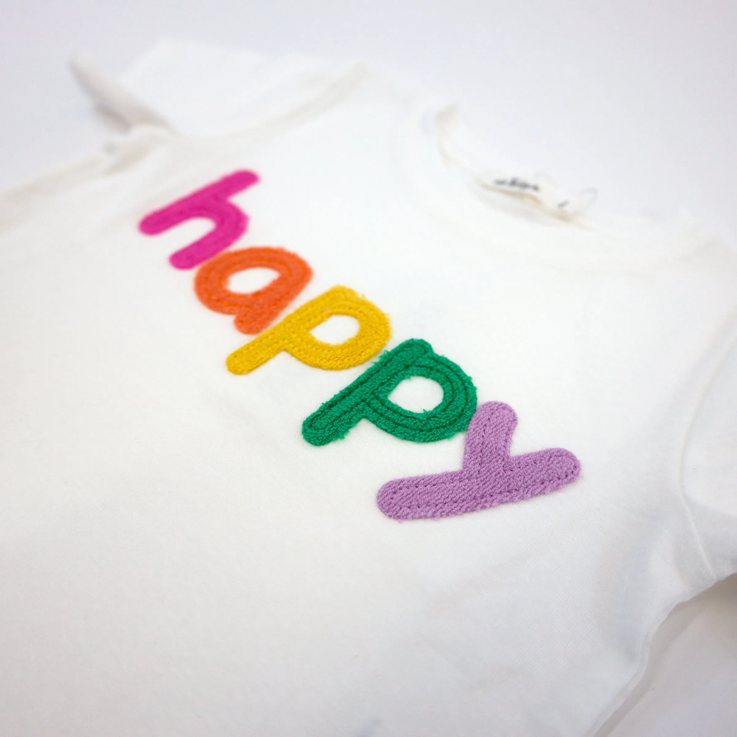 oh baby! Raw Edge Short Sleeve Cotton Slub Tee - Rainbow happy Applique - Oyster