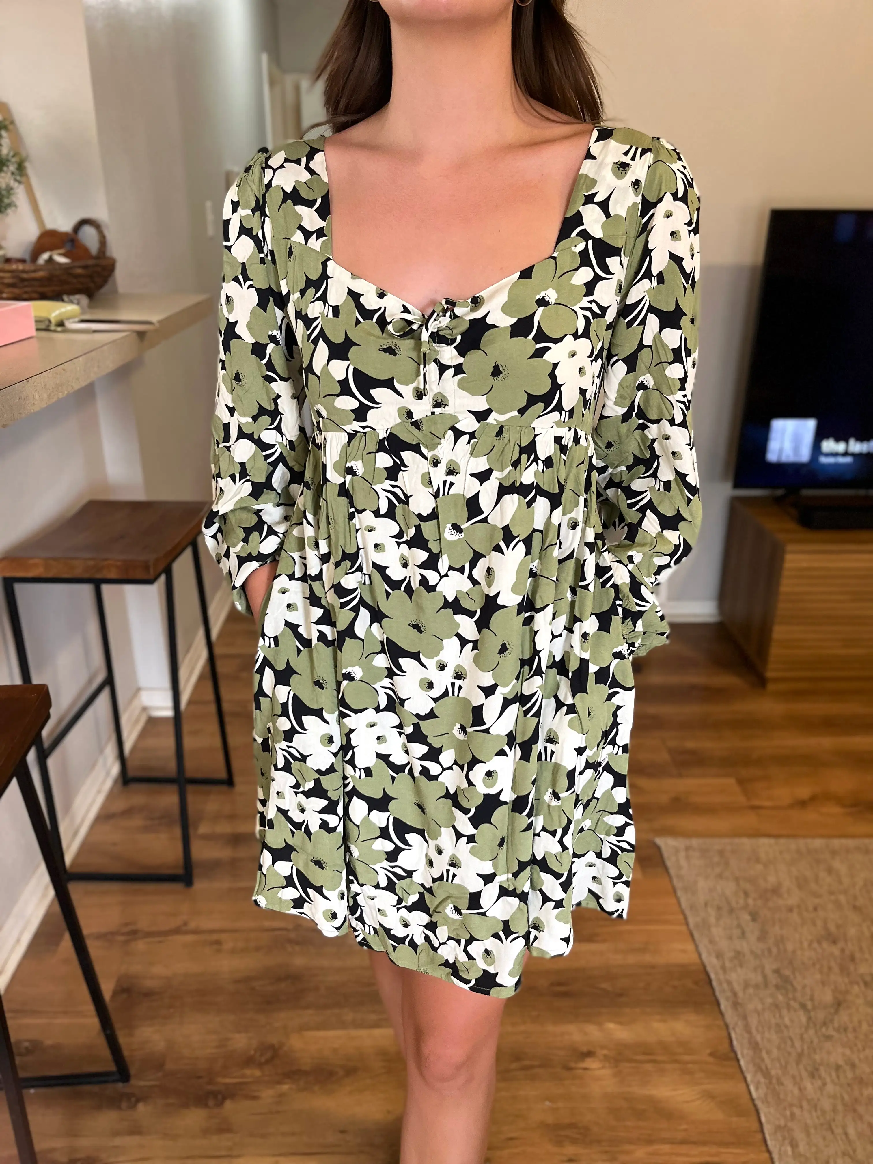 SMOCKED FLORAL PRINT MINI DRESS - OLIVE COMBO