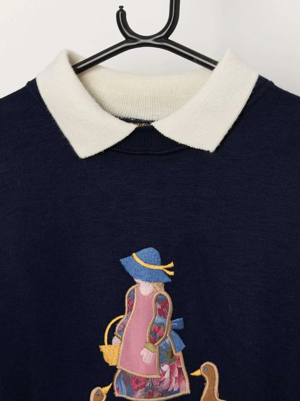 Vintage appliqué duck collared sweatshirt in navy – Large / XL